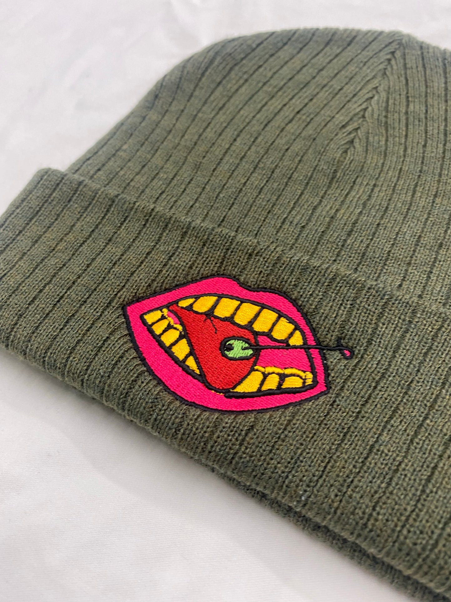 DIRTY TALK BEANIE - OLIVE